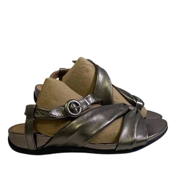 Soft Walk Women's Tieli Metallic Sandals in EUC. Size 6.5. - Picture 1 of 7